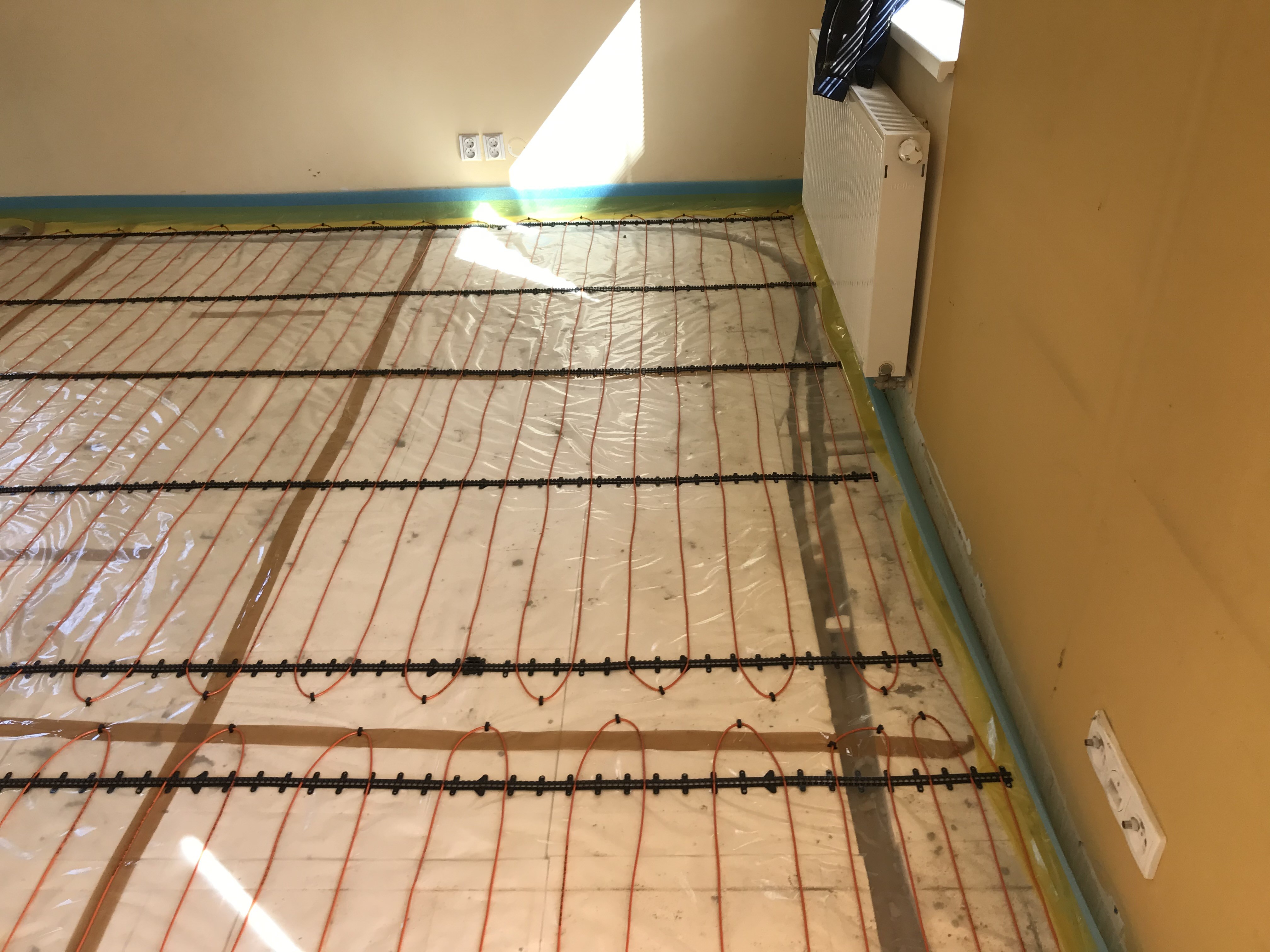 Podlahov� topen� Vejprnice