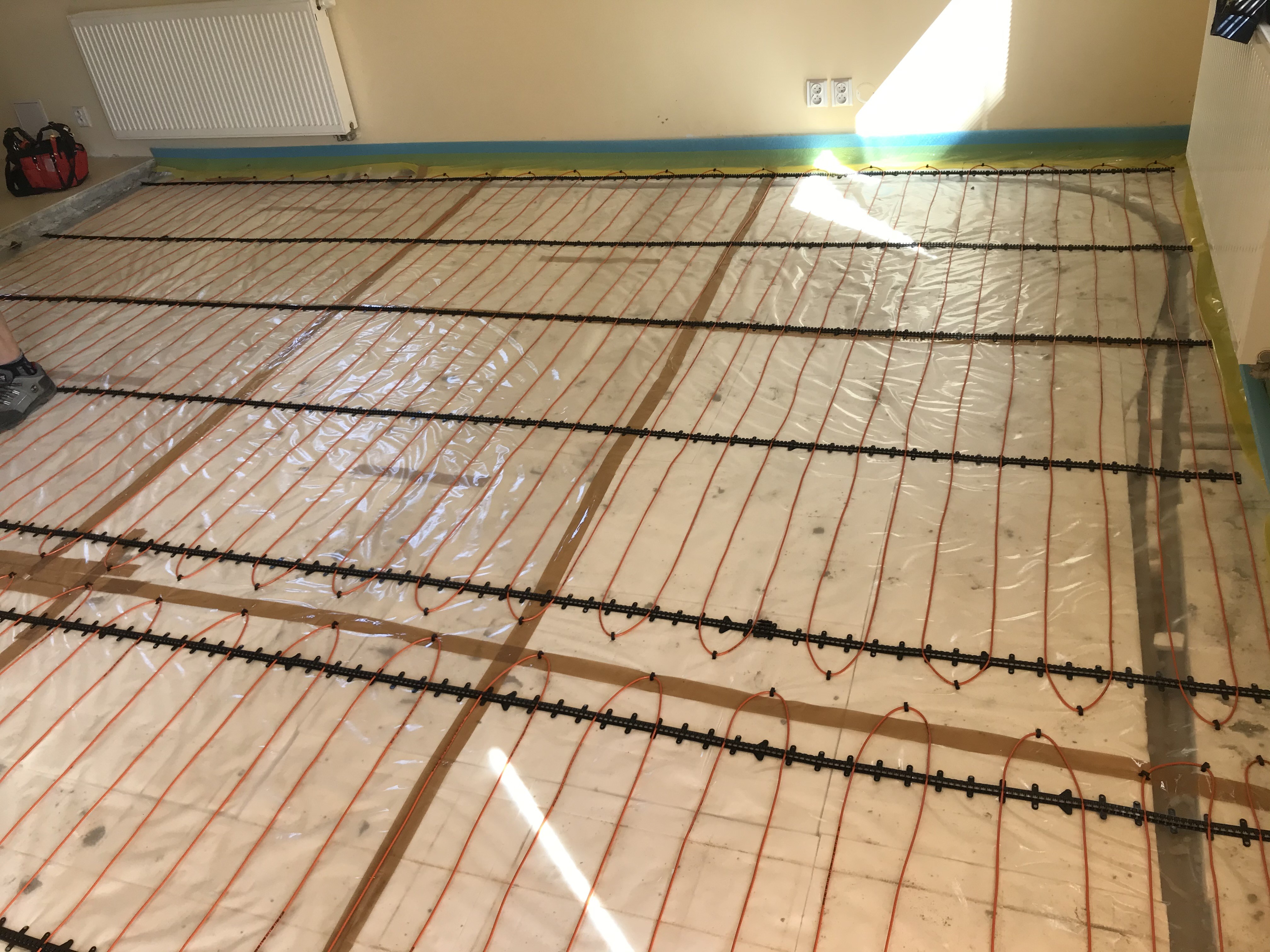 Podlahov� topen� Vejprnice