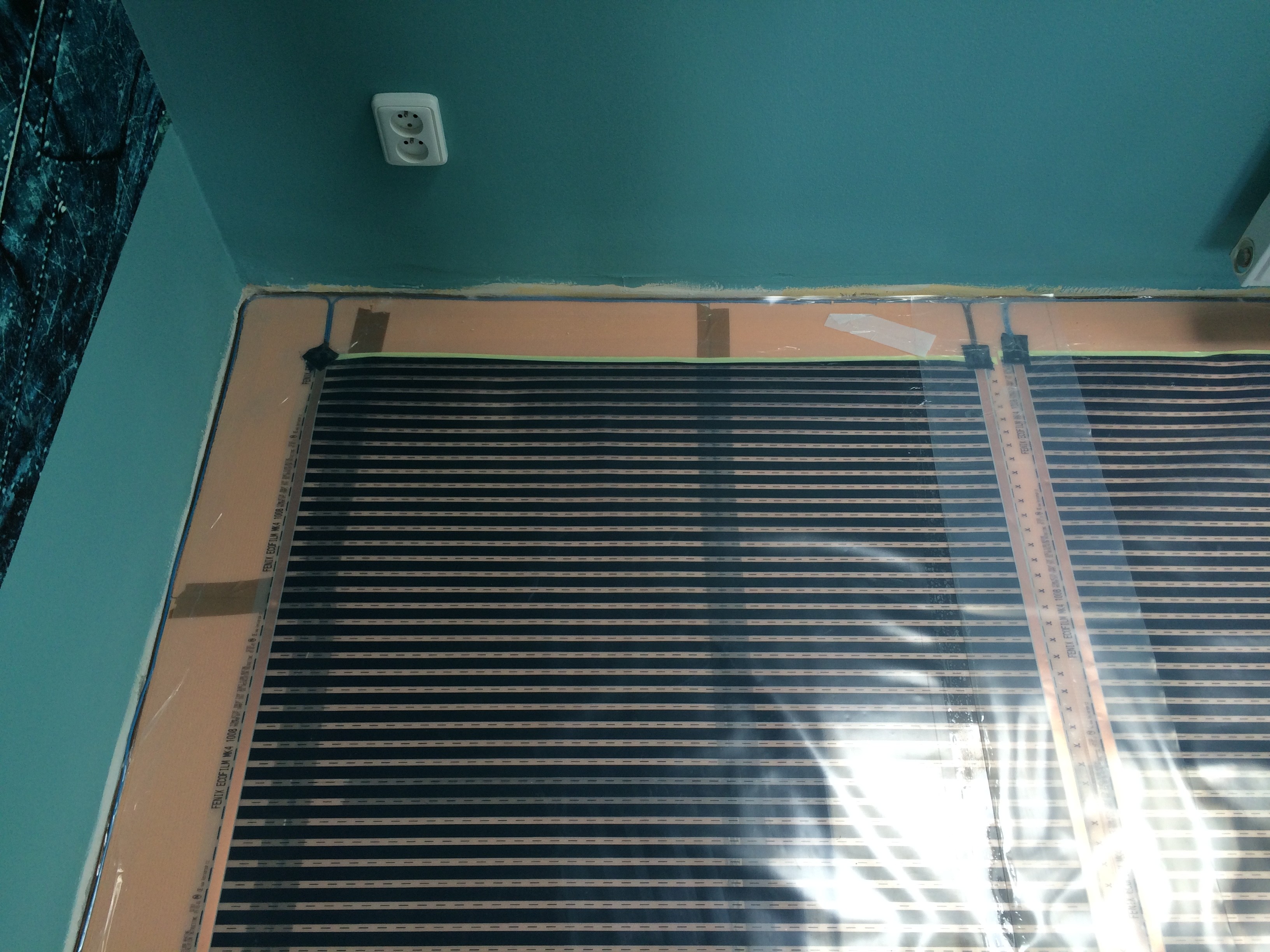 Elektrick� podlahov� topn� f�lie Velk� P��lepy