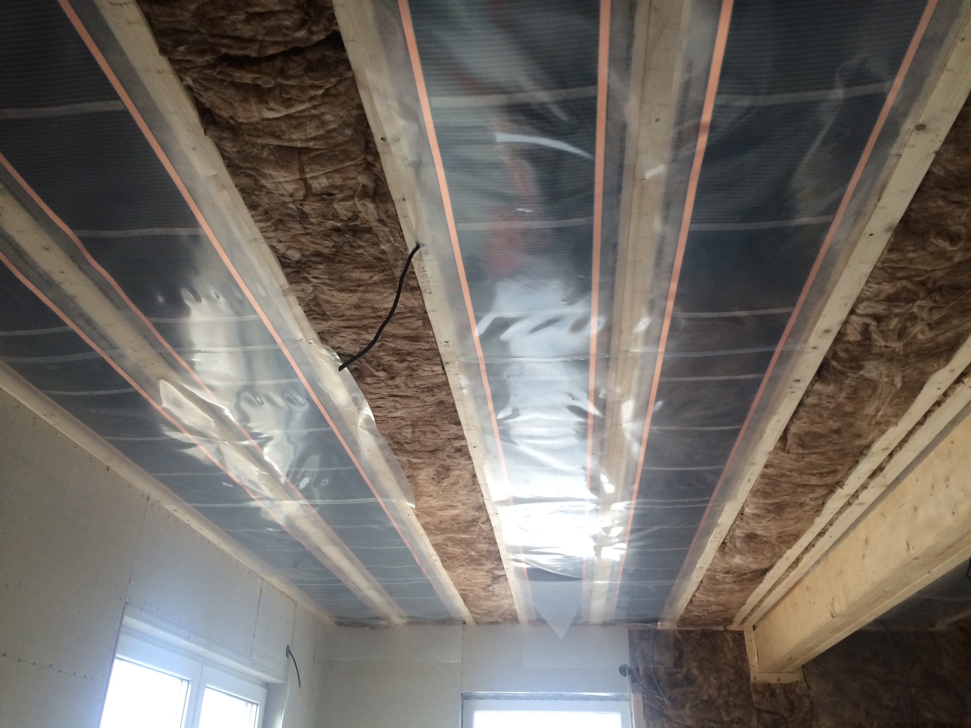 Elektrick� stropn� topen� Horn� Slavkov